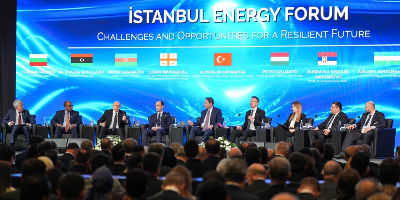 Enerji bakanları, İstanbul Energy Forum'da bölgesel işbirliğinin önemini vurguladı