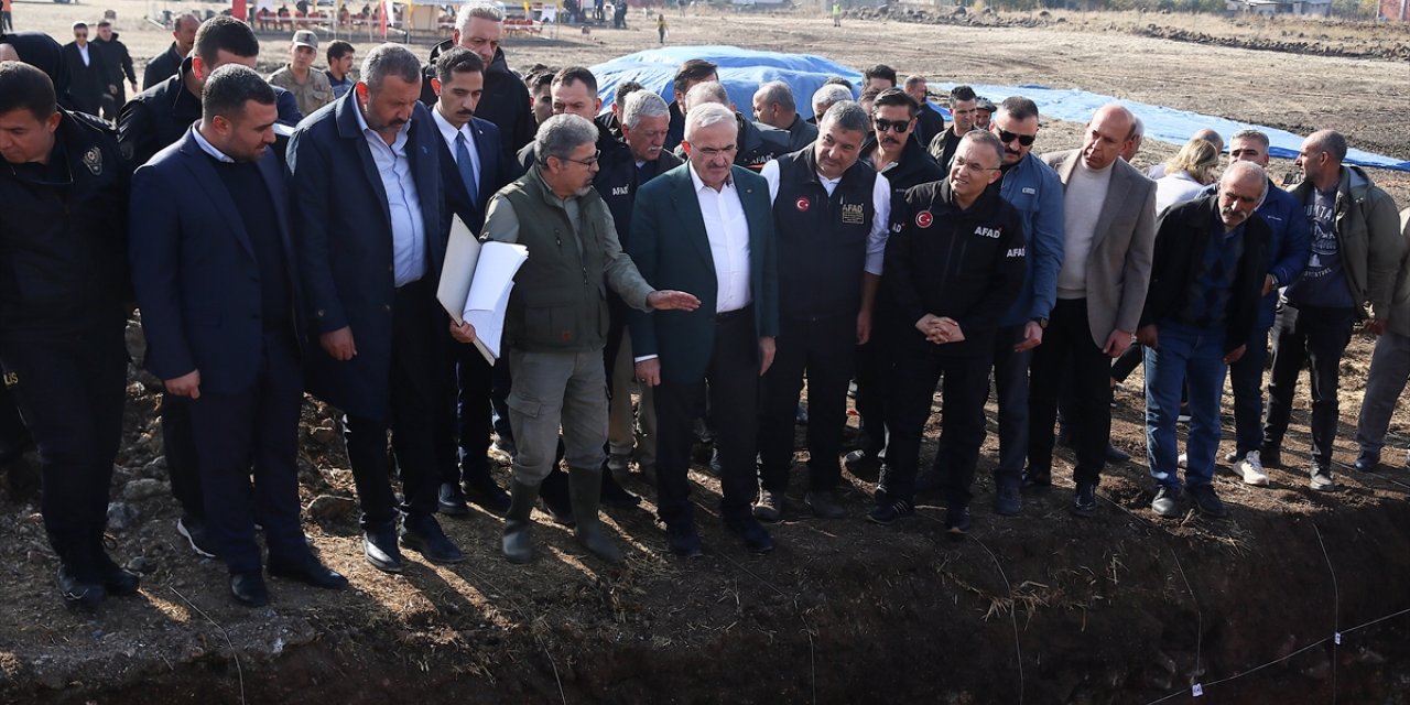 İçişleri Bakan Yardımcısı Karaloğlu, İslahiye'de fay hatları çalışmasını inceledi: