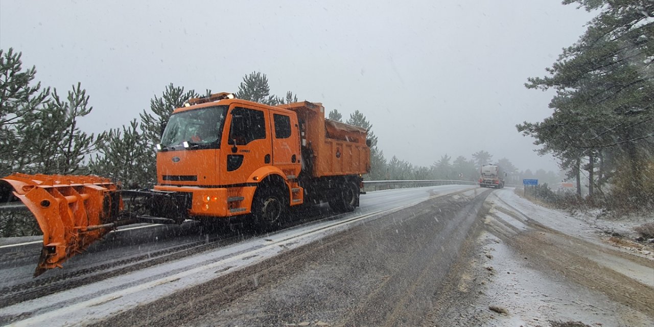 Manisa'da kar yağışı etkili oldu