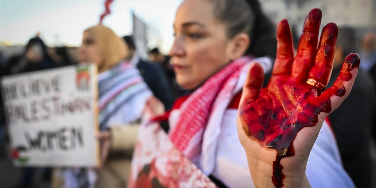 Almanya'da, İsrail'in Gazze ve Lübnan'a saldırıları protesto edildi