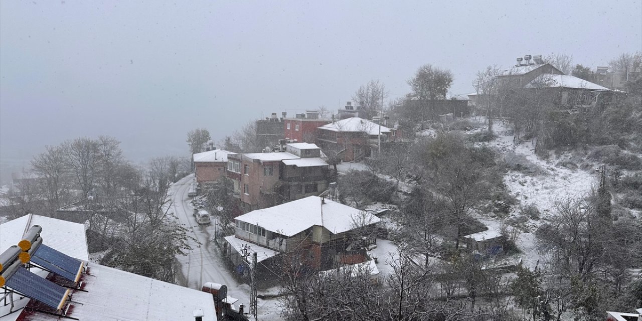 Kahramanmaraş'ın kuzey ilçelerine kar yağdı