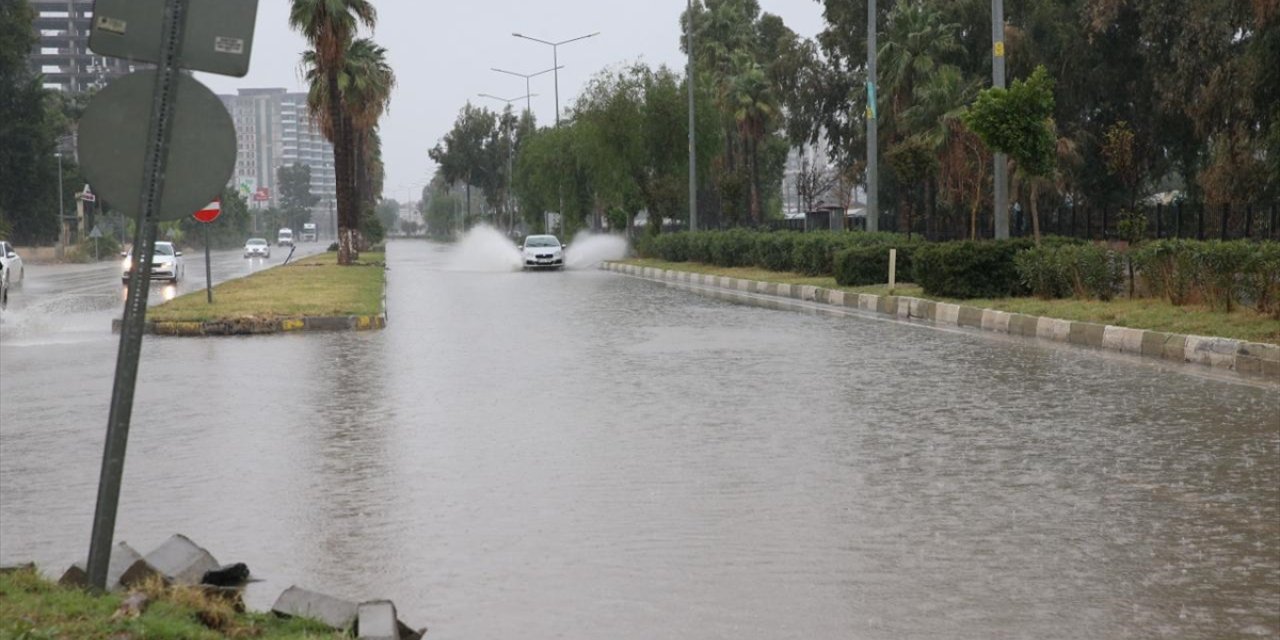 Hatay'da sağanak etkili oldu