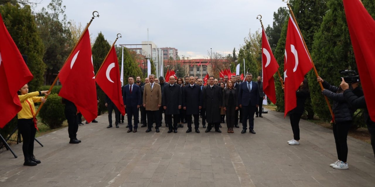 Diyarbakır, Mardin, Elazığ ve Batman'da "24 Kasım Öğretmenler Günü" kutlandı