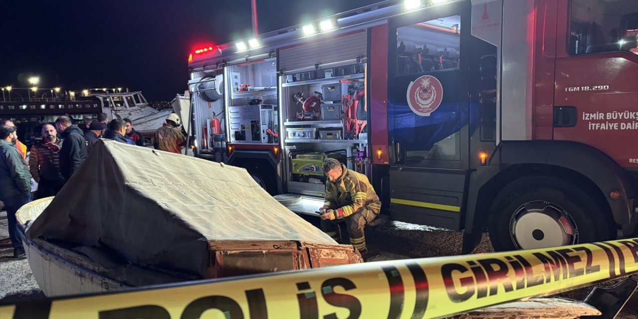 İzmir'de teknede yaşayan kişi, çıkan yangında öldü