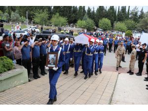 Şehit asker son yolculuğuna uğurlandı