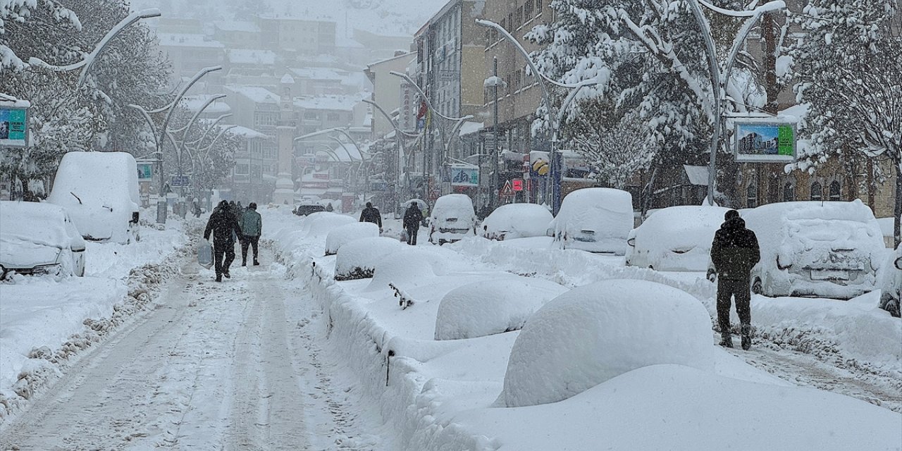 Orta ve Doğu Karadeniz'de 998 yerleşim yerine ulaşım sağlanamıyor