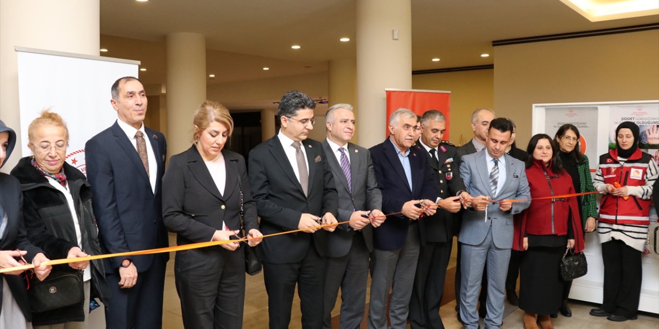 Erzurum ve Kars'ta "Kadına Yönelik Şiddete Karşı Uluslararası Mücadele Günü" etkinlikleri