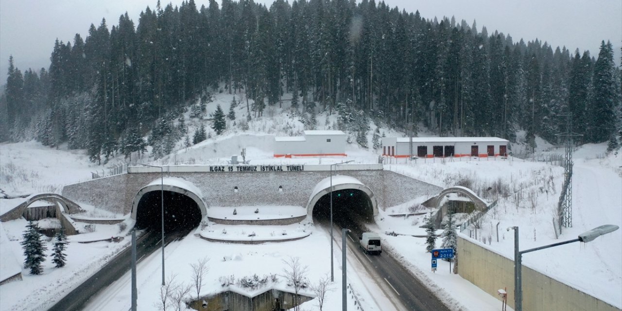 Ilgaz Dağı'nda yoğun kar etkili oluyor