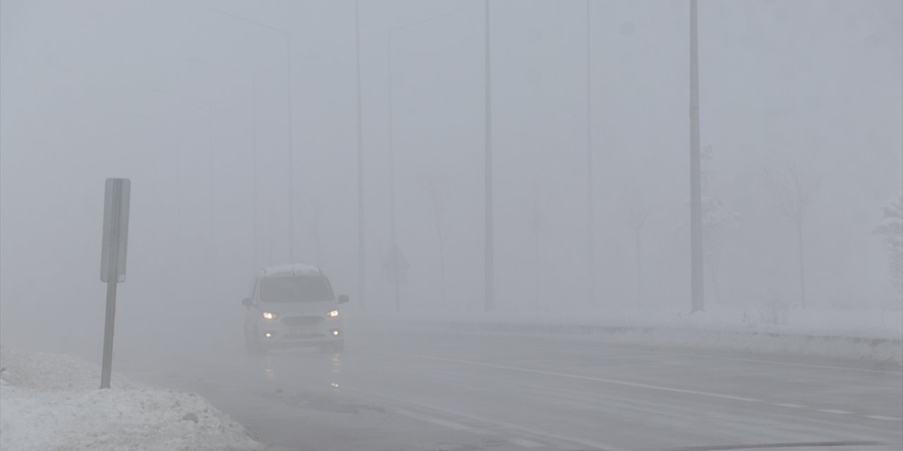 Erzurum'da olumsuz hava koşulları etkisini sürdürüyor