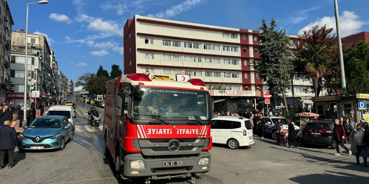 İstanbul Eğitim ve Araştırma Hastanesinde çıkan yangın itfaiye ekiplerince söndürüldü