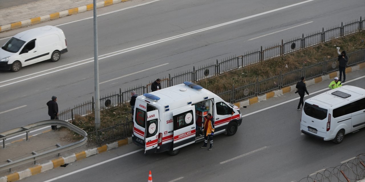 Van'da otomobilin çarptığı kadın hayatını kaybetti