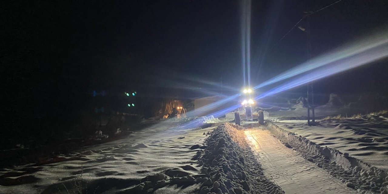 Malatya'da kar nedeniyle evinde mahsur kalan yaşlı adam kurtarıldı