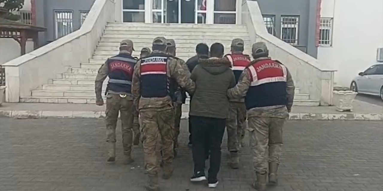 Iğdır'da göçmen kaçakçılığı yaptıkları gerekçesiyle şüpheli tutuklandı