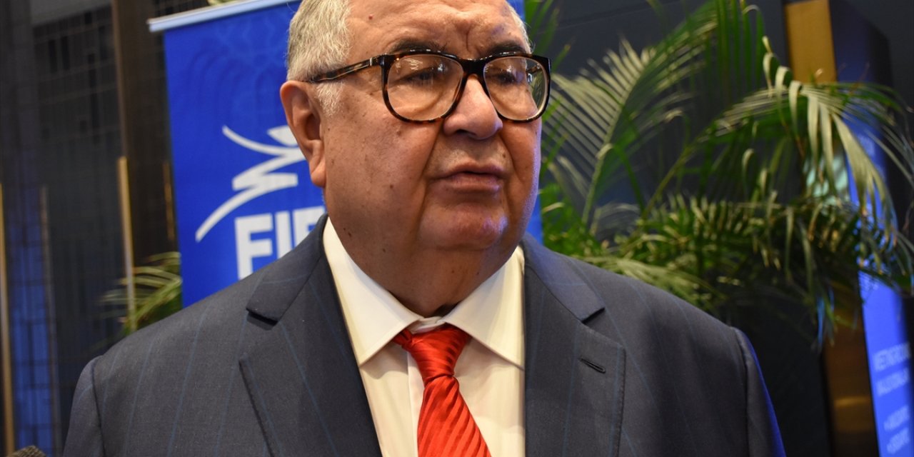 Uluslararası Eskrim Federasyonu Başkanlığına Özbek asıllı Rus iş insanı Alişer Usmanov seçildi