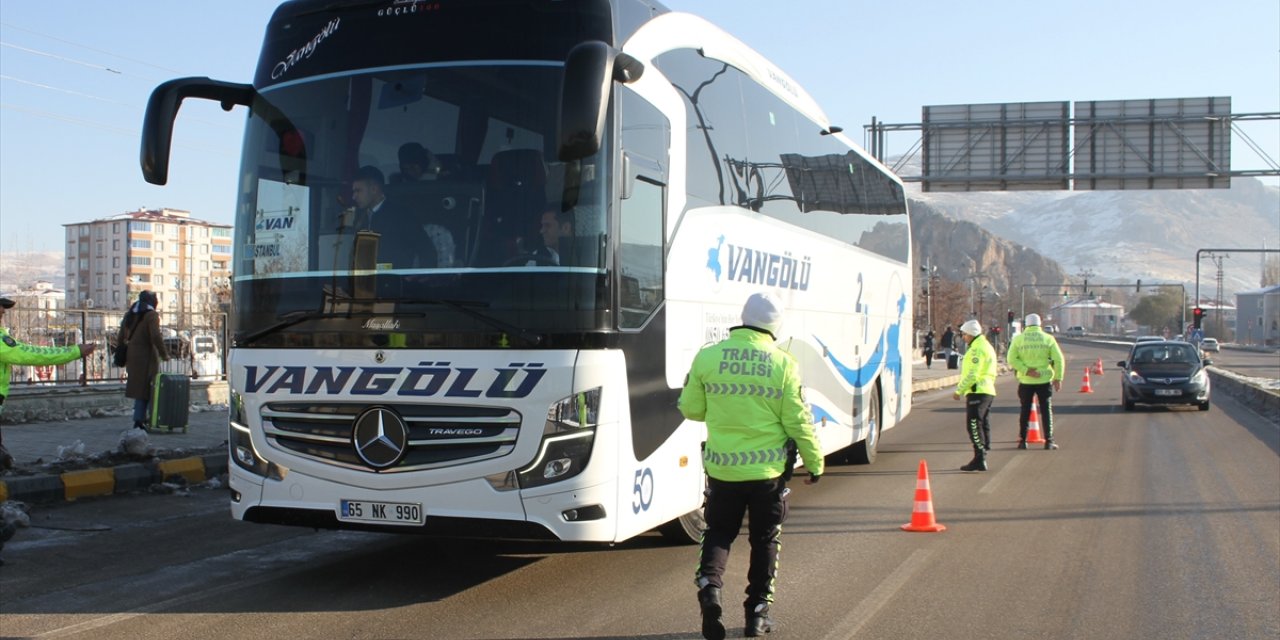 Van'da zorunlu kış lastiği denetimi yapıldı