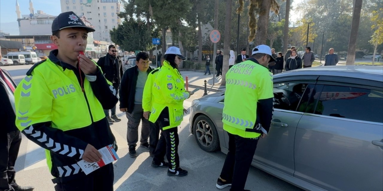 Osmaniye'de engelliler temsili trafik denetimi yaptı