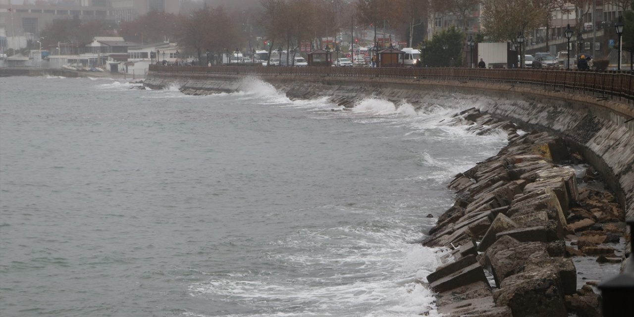 Tekirdağ'da kötü hava koşulları balık avcılığını olumsuz etkiliyor