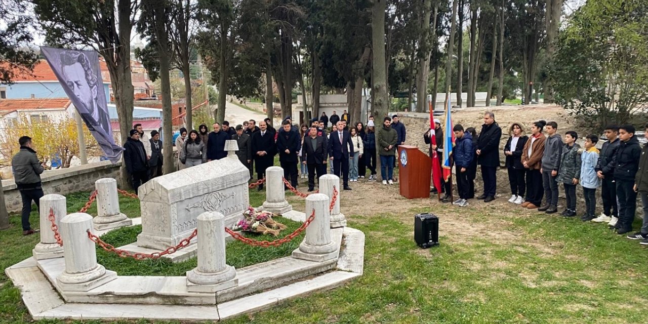 "Vatan şairi" Namık Kemal vefatının 136. yılında mezarı başında anıldı