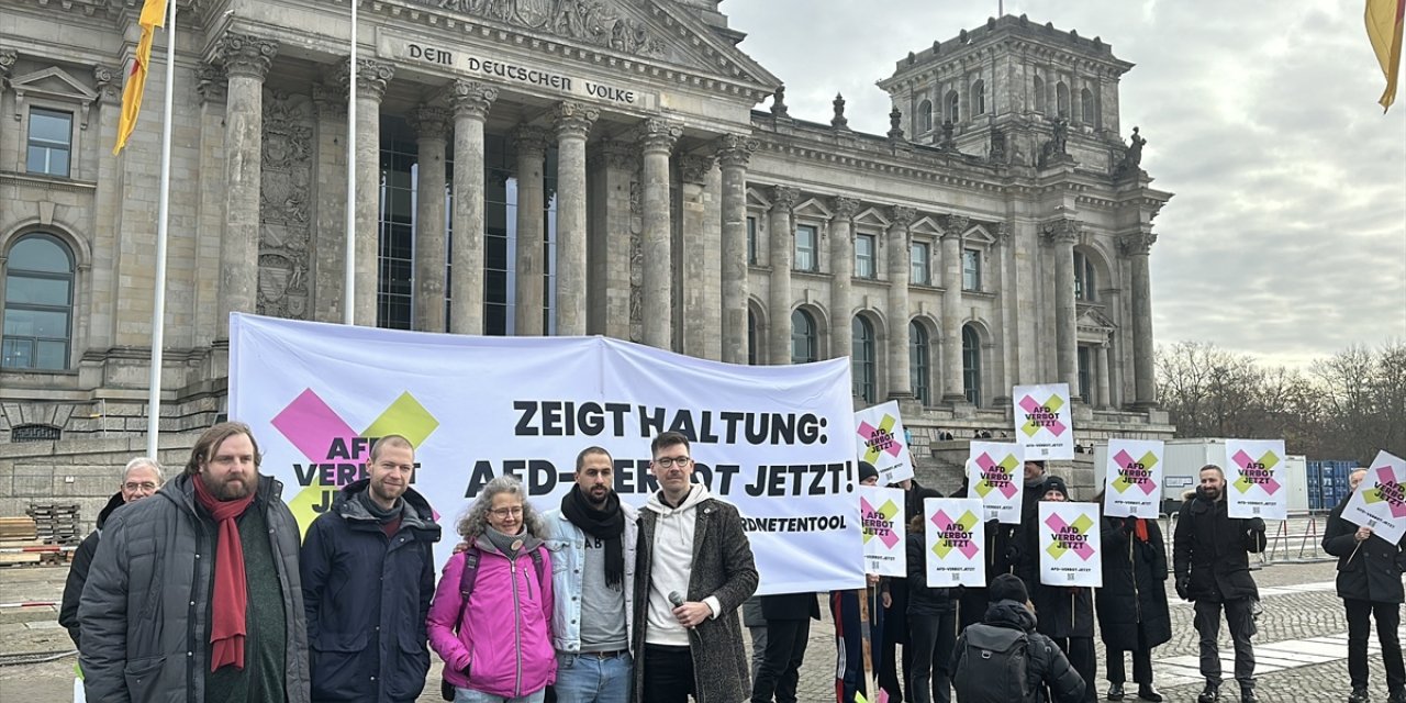 Almanya'da STK'lerden, milletvekillerine AfD'nin yasaklanmasına yönelik önergeyi desteklemeleri çağrısı