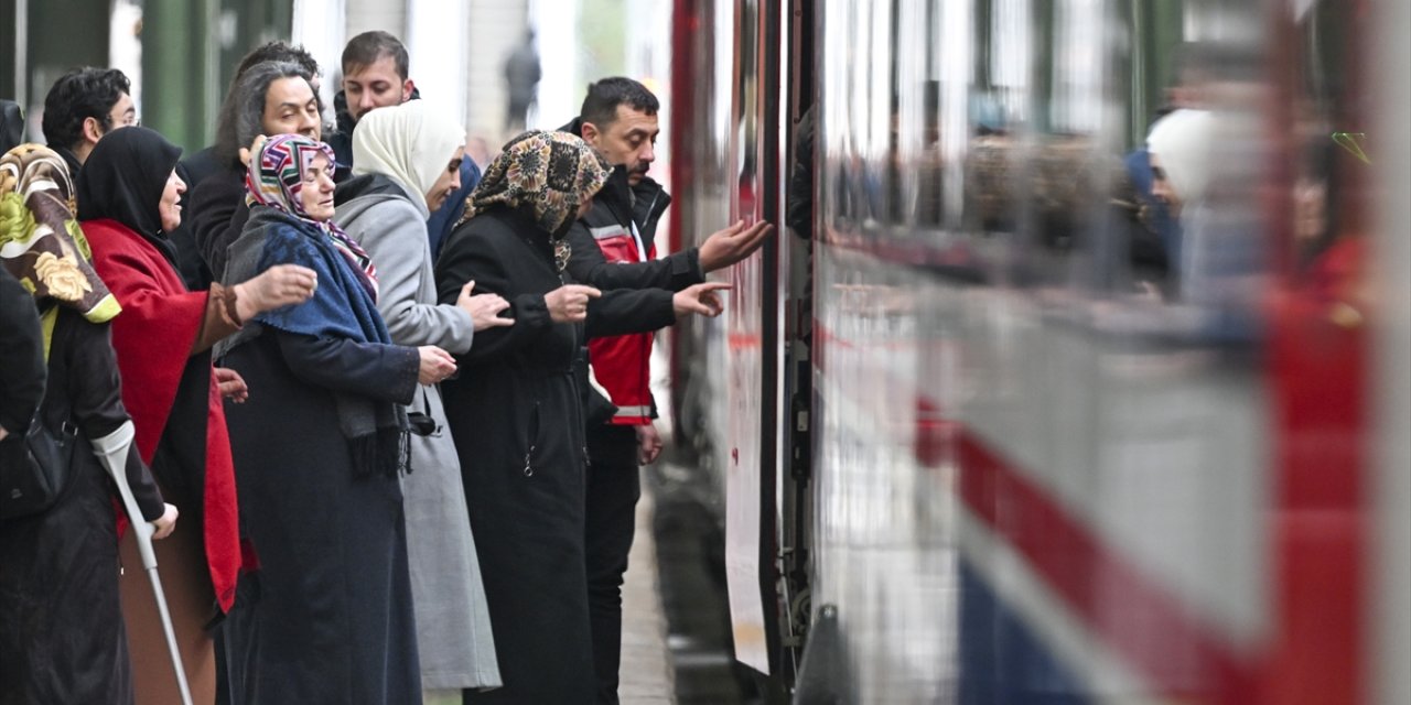 "Turistik Tuz Ekspresi Engelleri Kaldırmak İçin Sefere Çıkıyor Projesi" treni, Ankara'dan uğurlandı