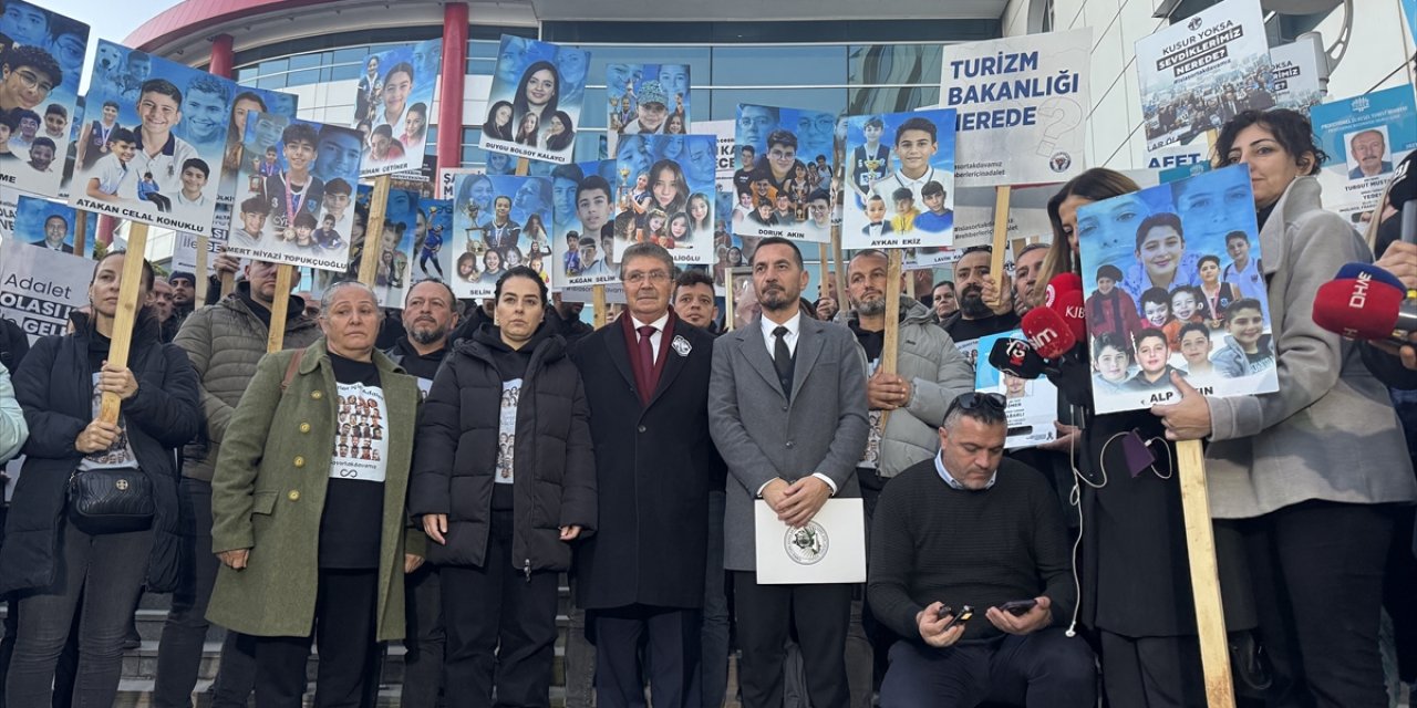 KKTC Başbakanı Üstel, Grand İsias Hotel'in depremde yıkılmasına ilişkin duruşma sonrası konuştu: