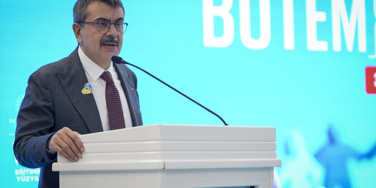 Bakan Tekin, "Bütünleştirici Eğitim Modülleri Tanıtım Programı"nda konuştu: