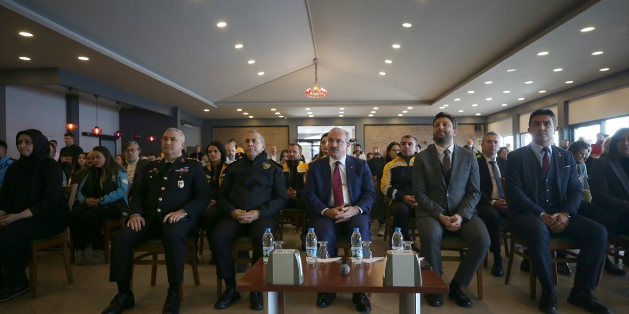 Çanakkale'de "Fermuar sistemiyle yaşama yol ver" kampanyası tanıtıldı