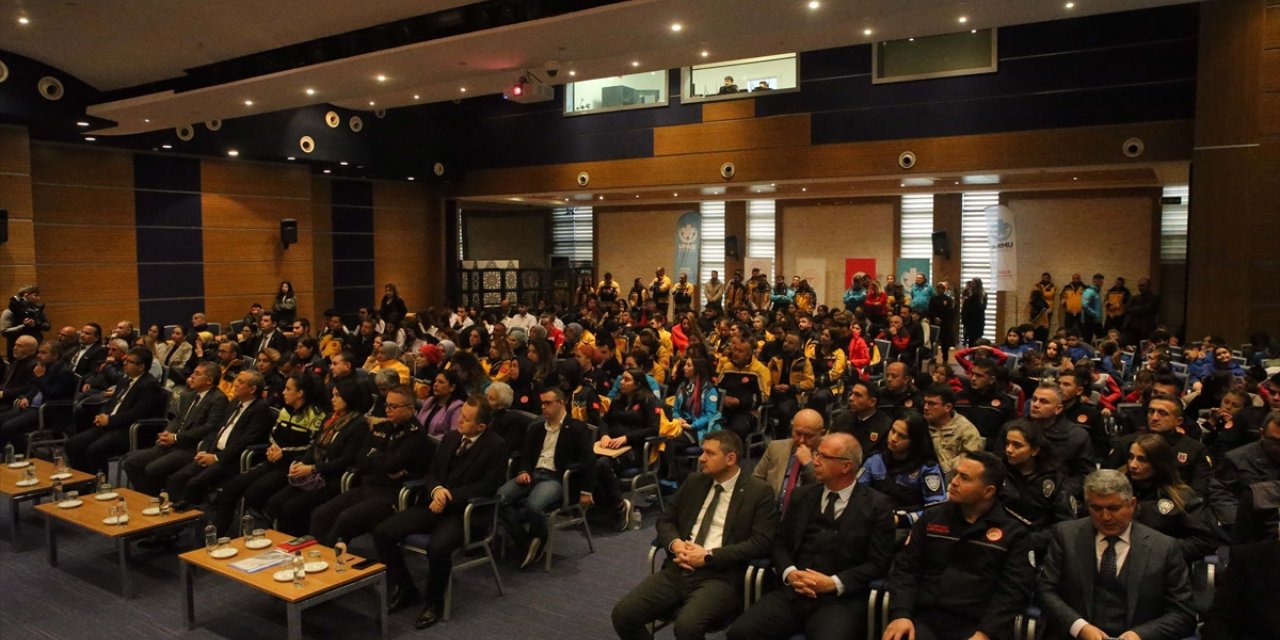 Muğla'da "Fermuar Sistemiyle Yaşama Yol Ver" kampanyası tanıtıldı