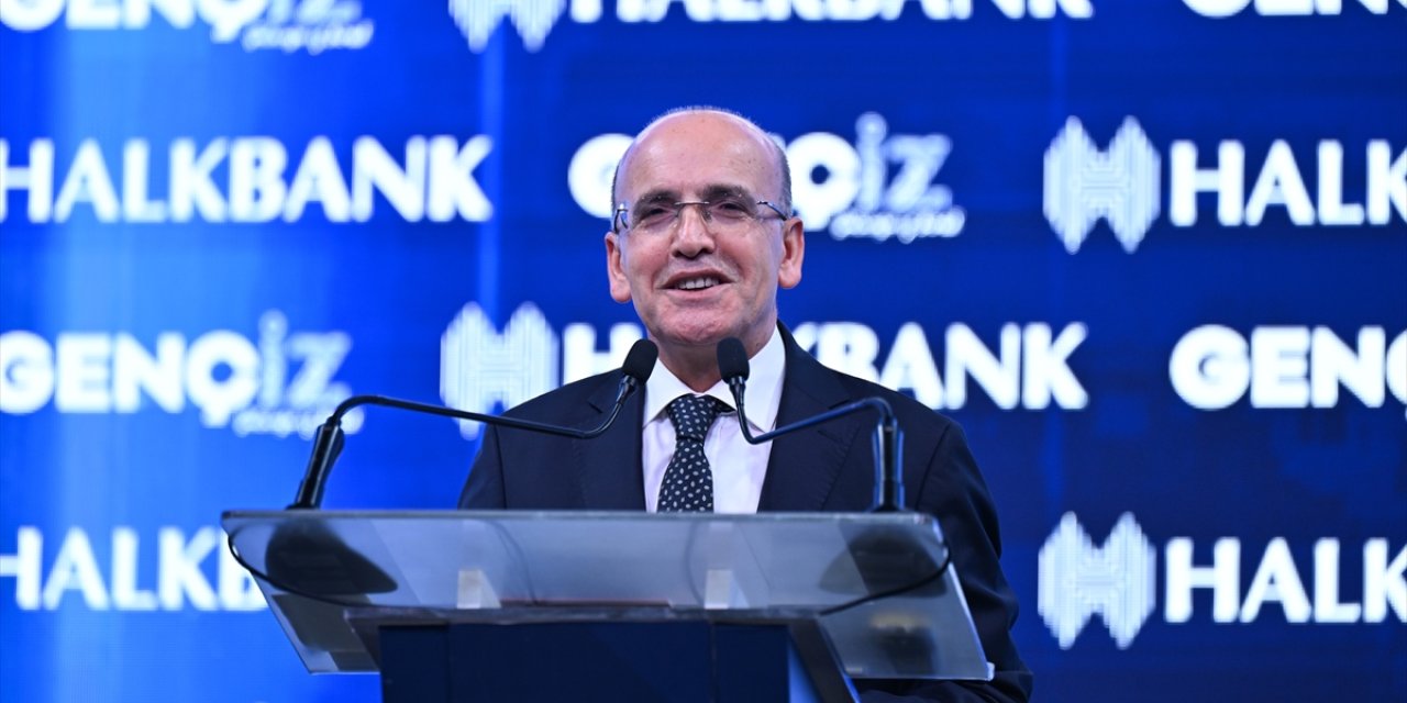 Hazine ve Maliye Bakanı Şimşek, Halkbank Gençİz Gençlik Zirvesi'nde konuştu: (2)