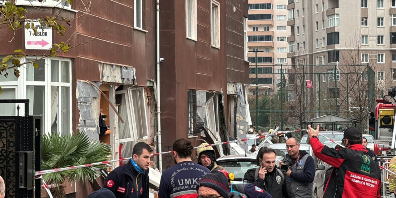 Beylikdüzü'nde bir dairede patlama meydana geldi