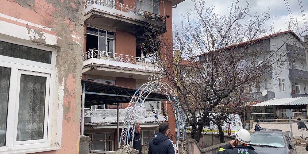 Isparta'da eşine kızıp evini yakan kişi tutuklandı