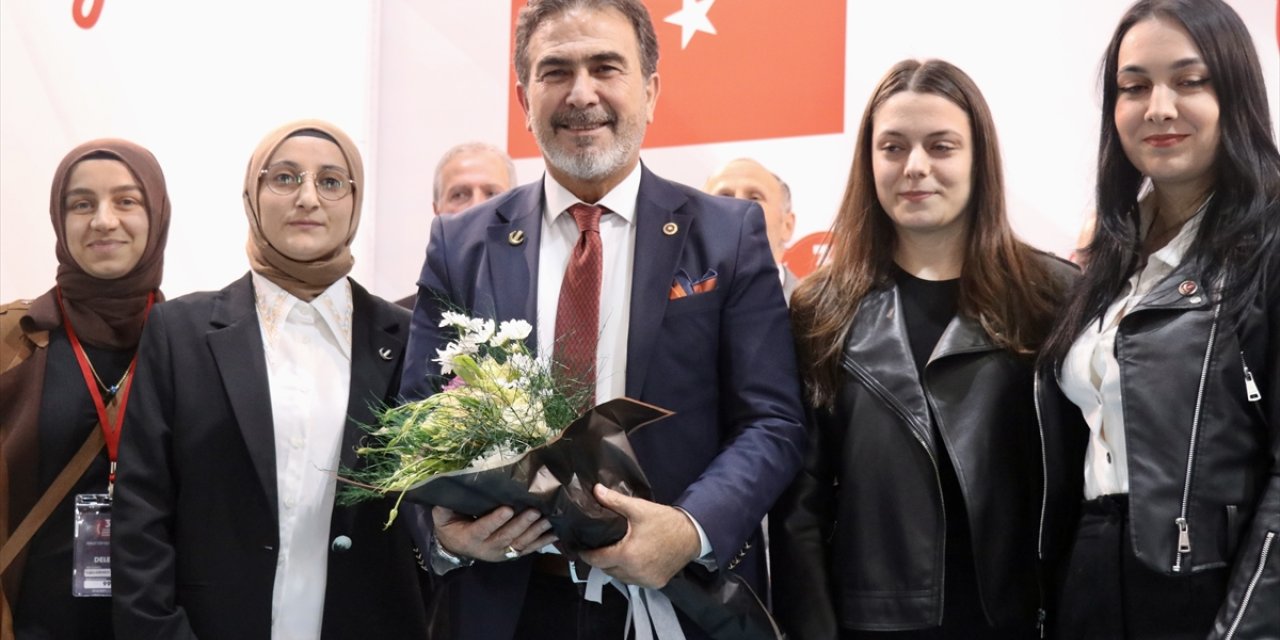 Yeniden Refah Partili Aşıla: "Tarihin en badireli dönemlerinden birini yaşıyoruz"