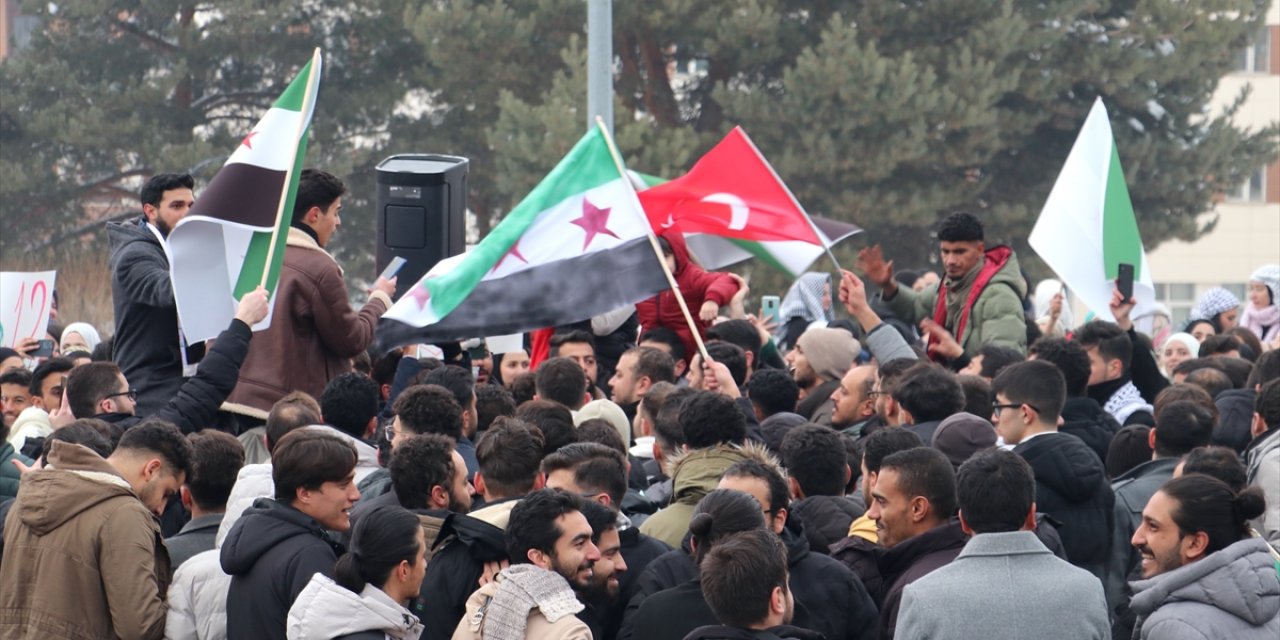 Erzurum'da Suriyeliler, Baas rejiminin devrilmesini kutladı