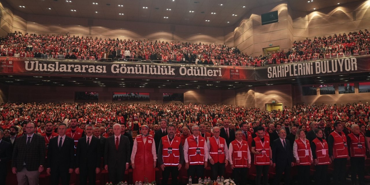 Türk Kızılayın "Kırmızı Yelek Uluslararası Gönüllülük Ödülleri" sahiplerini buldu