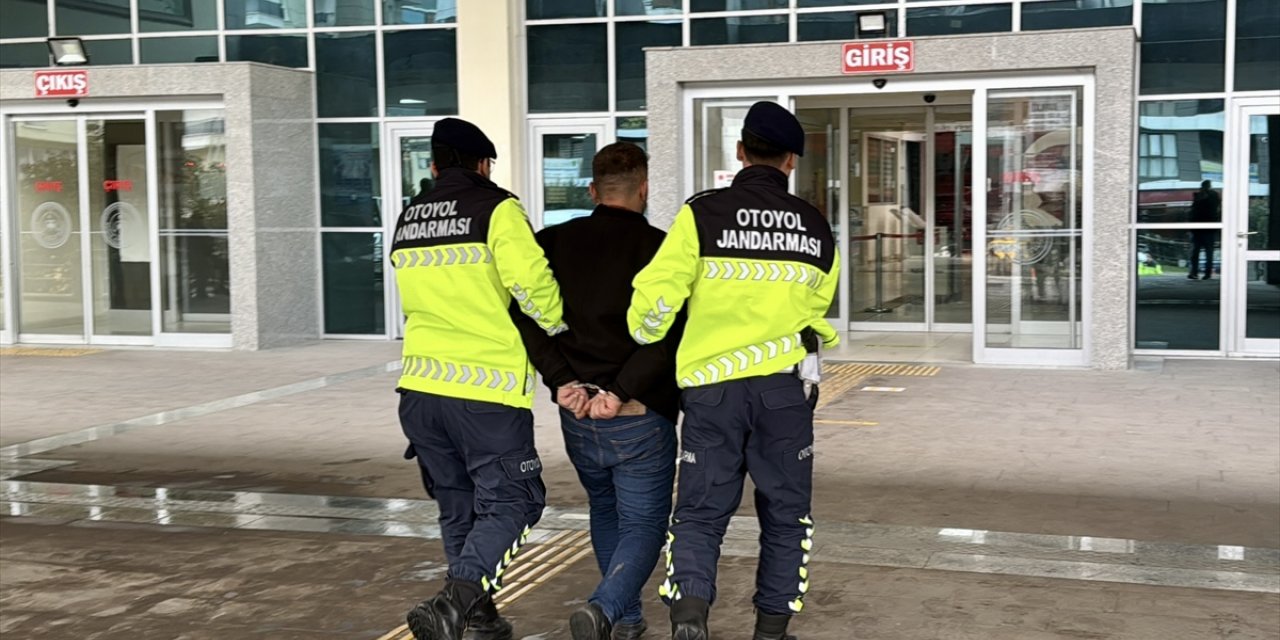 Edirne'de 25 suçtan kaydı olan firari hükümlü yurt dışına kaçmaya çalışırken yakalandı