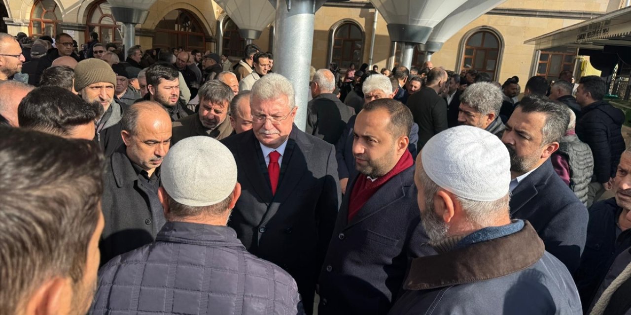 Ankara'da trafik kazasında yaşamını yitiren anne ve 3 çocuğu Çankırı'da toprağa verildi