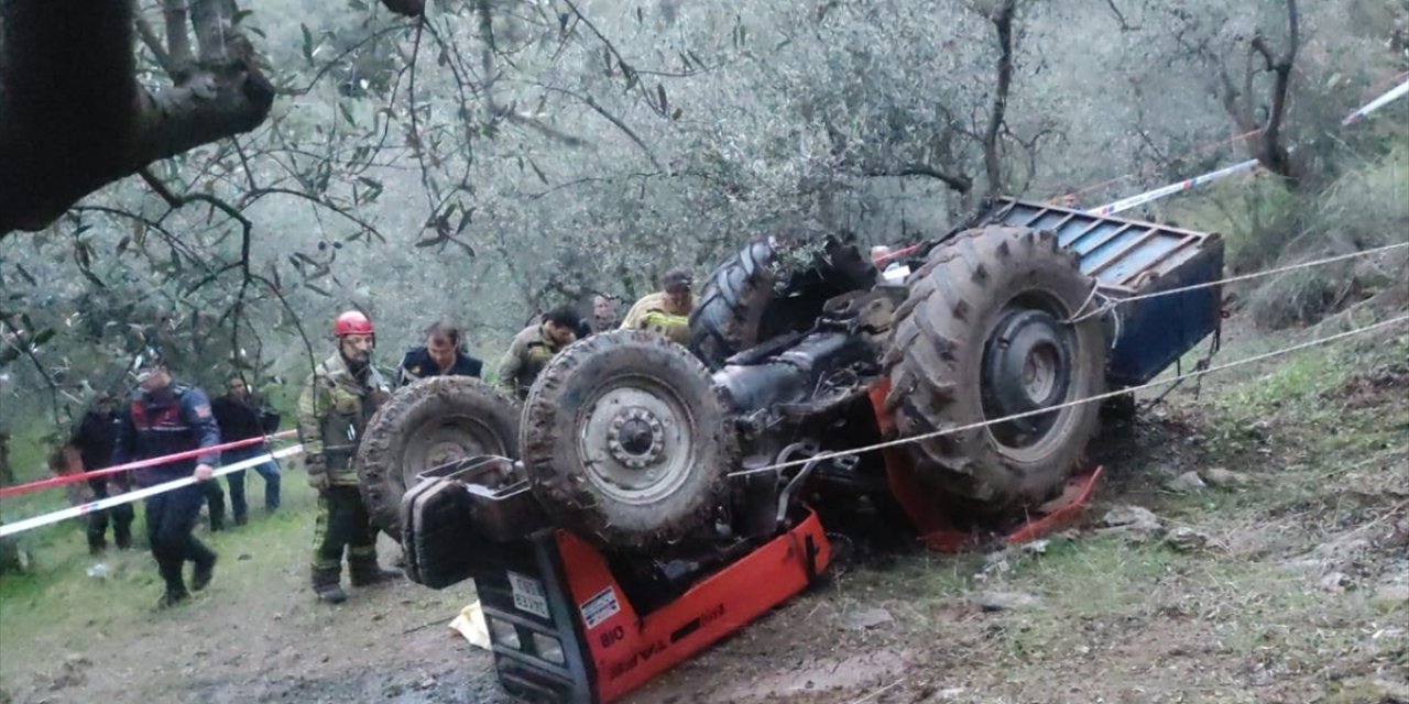 Bursa'da devrilen traktörün altında kalan sürücü öldü