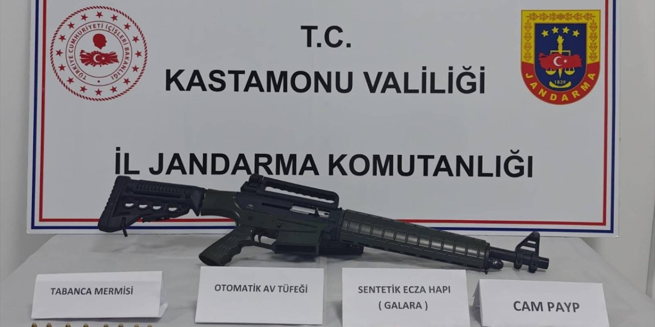 Kastamonu'da uyuşturucuyla yakalanan 4 kişiden 1'i tutuklandı