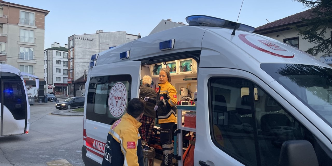 Bolu'da çıkan yangında duman ve gazdan etkilenen 3 kişi hastaneye kaldırıldı