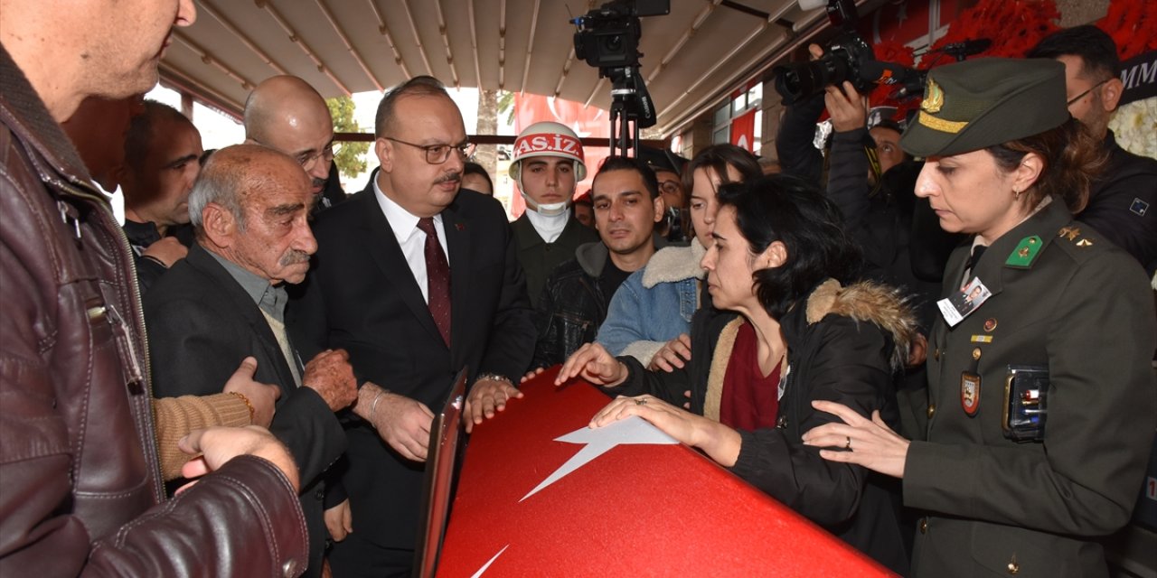 Isparta'da helikopter kazasında şehit olan Teğmen Dut, Aydın'da son yolculuğuna uğurlandı