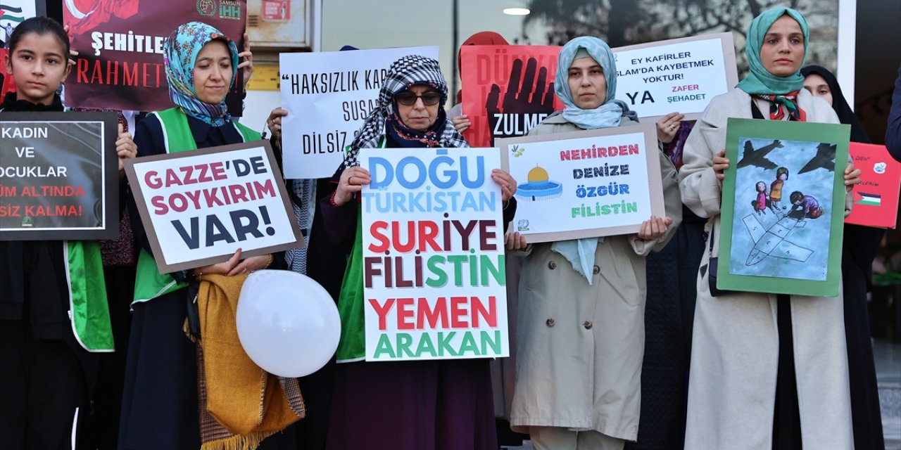 Samsun'da İHH 10 Aralık Dünya İnsan Hakları Günü'nde sessiz eylem düzenledi