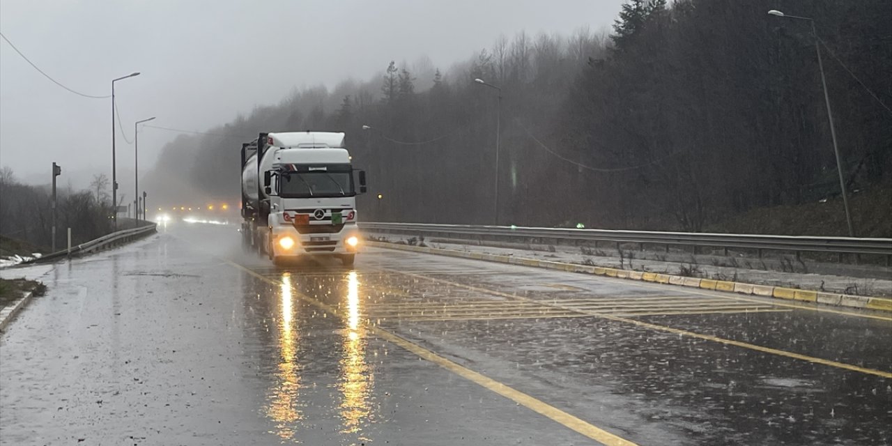 Bolu Dağı'nda sağanak etkili oldu