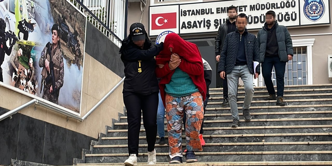 İstanbul'da kuyumcudan hırsızlık yaptıkları gerekçesiyle yakalanan 2 zanlı tutuklandı