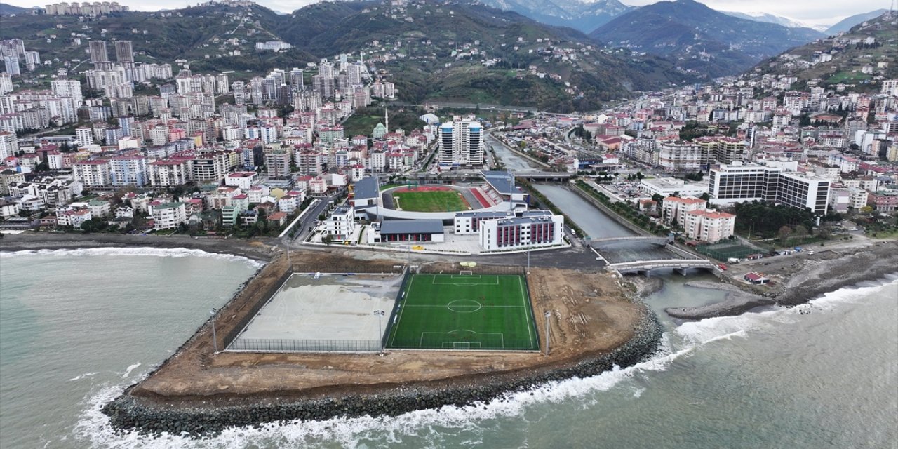 Futbol temalı okulda geleceğin sporcuları yetiştiriliyor