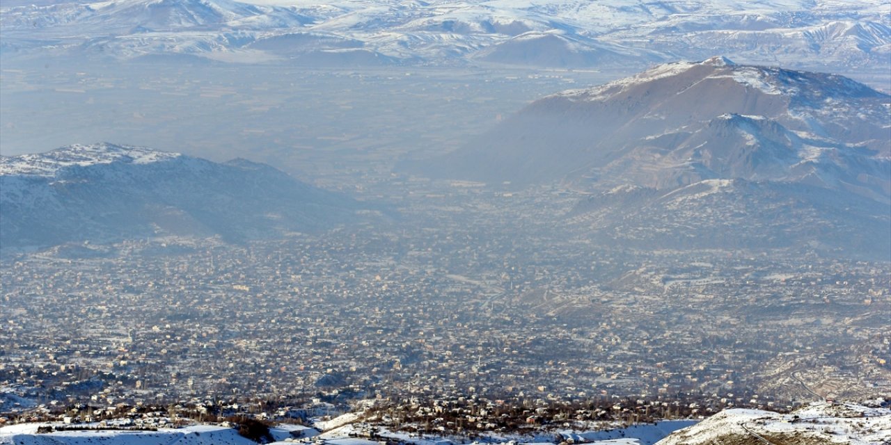 Erciyes'in eteklerindeki ilçeden çok sayıda dağcı ve kayakçı yetişti