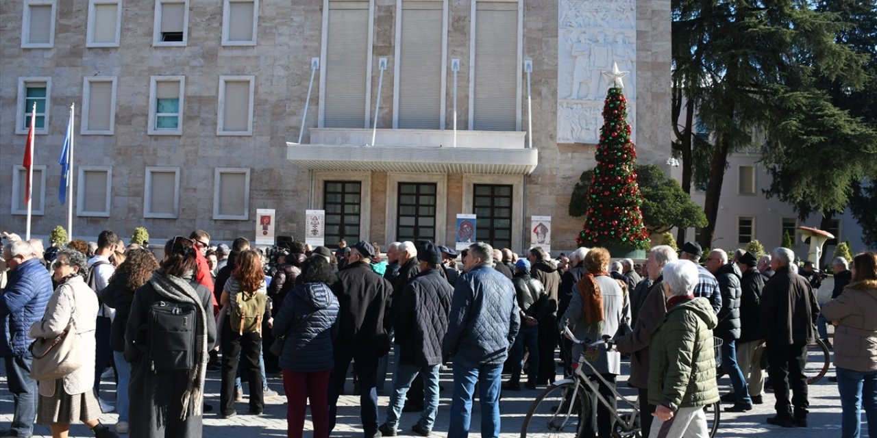 Arnavutluk'ta emekliler, maaşlarının artırılması için yeniden protesto düzenledi