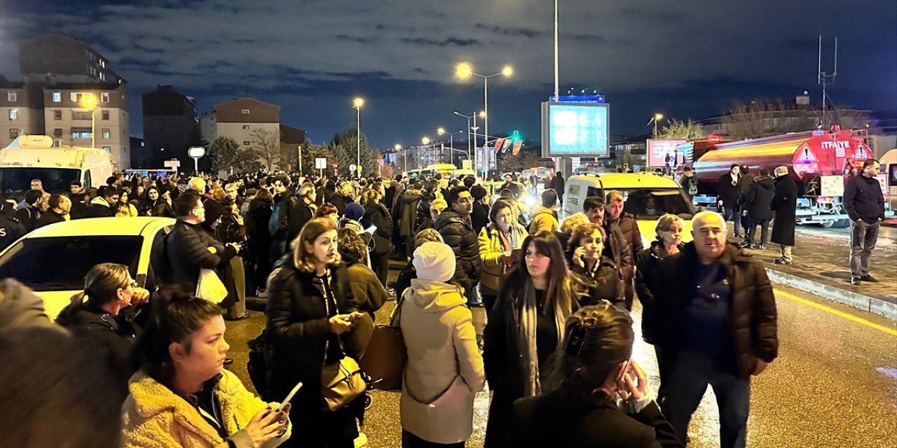 Batıkent metro istasyonunda yangın