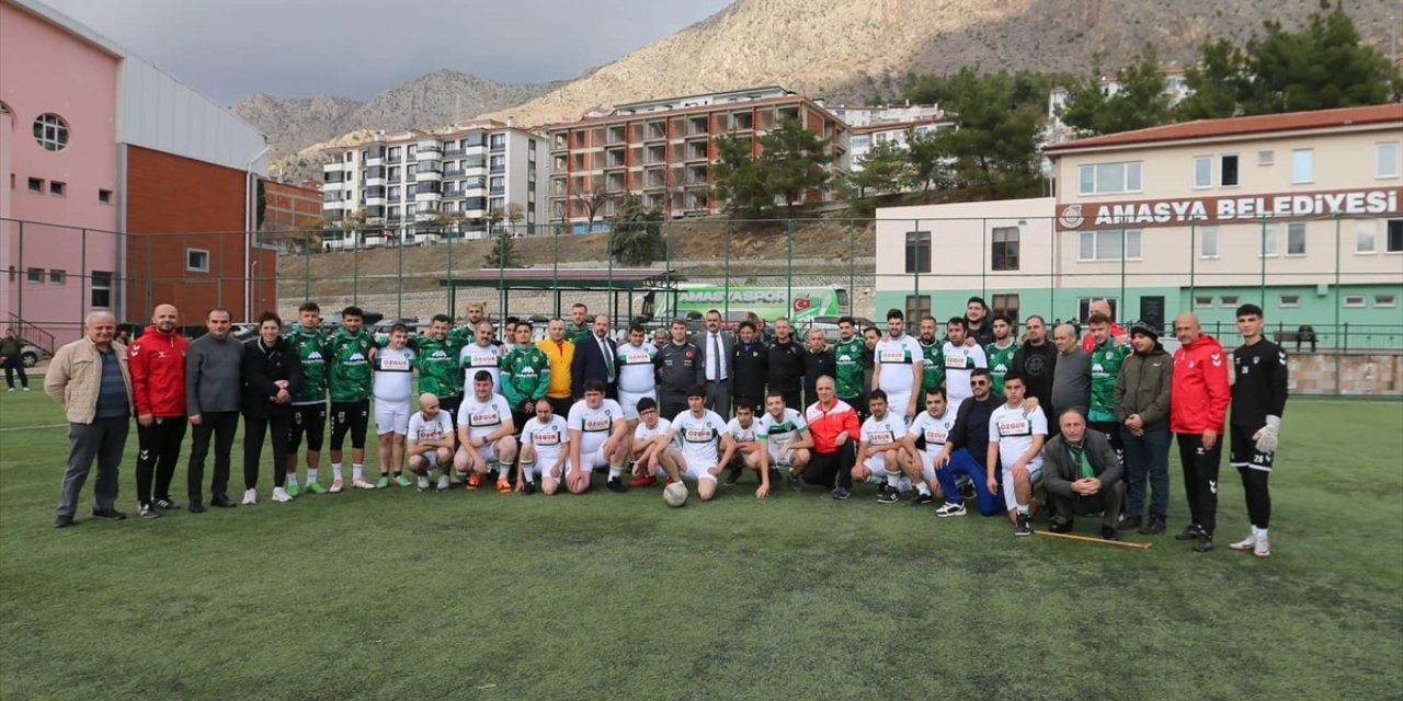 Amasya'da protokolle dostluk maçında kazanan "engelli bireyler" oldu