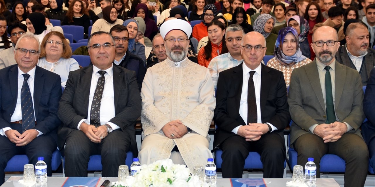 Diyanet İşleri Başkanı Ali Erbaş, Kırıkkale'de üniversite öğrencilerine konferans verdi: