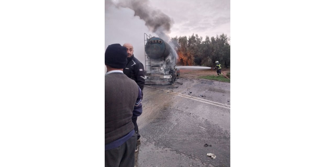 Bursa'da tankerle çarpışan otomobildeki 1 kişi öldü, 1 kişi yaralandı